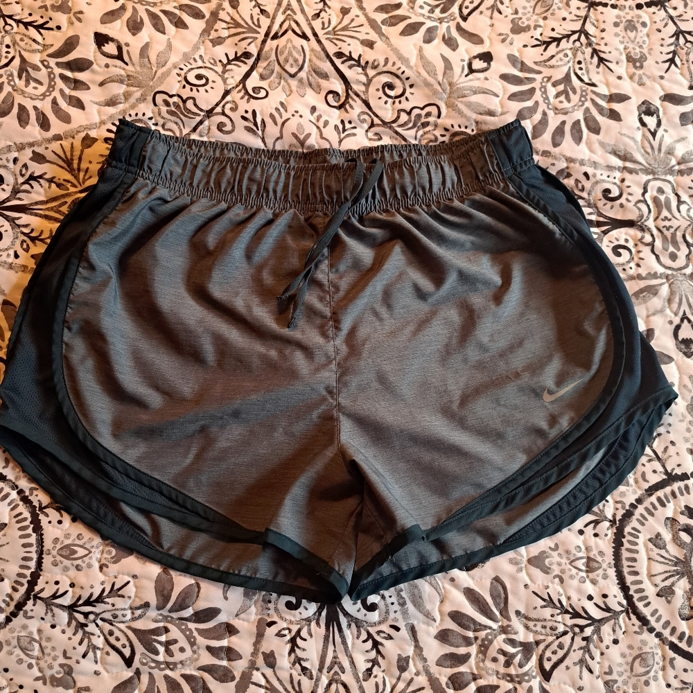 Nike Dri-Fit Tempo Shorts Size Large
